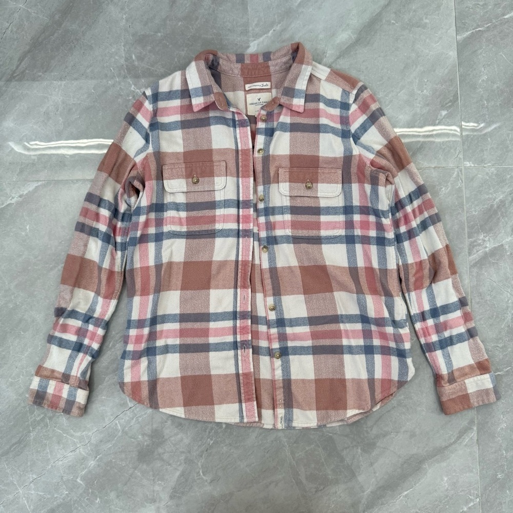 Women’s American Eagle Plaid Flannel Button Down Long Sleeve Shirt Size Medium - Picture 4 of 16